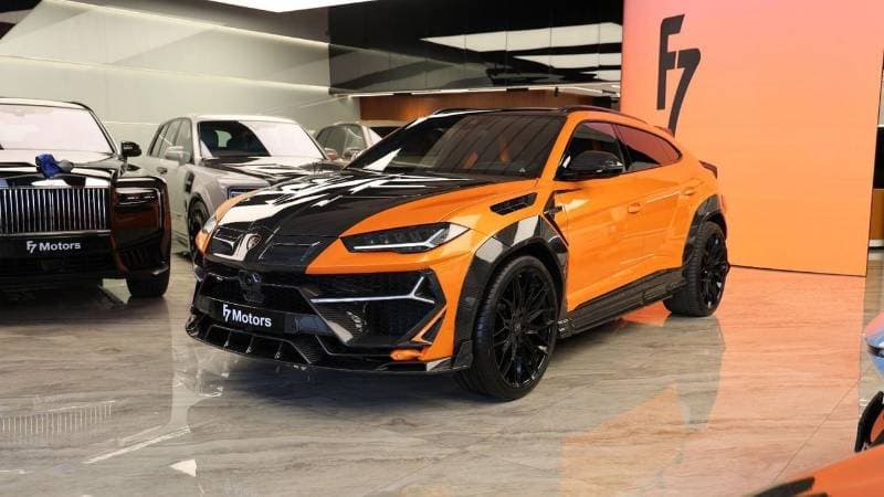 2021 Lamborghini Urus STANDARD thumbnail 3