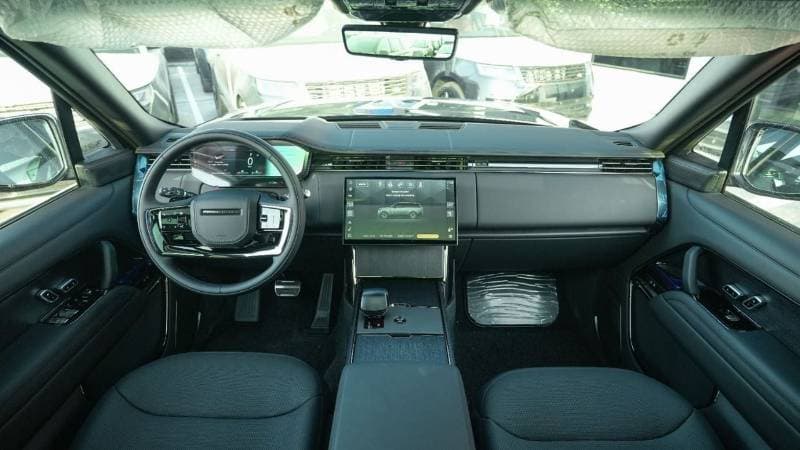 2026 Land Rover Range Rover SV LWB P615 thumbnail 8