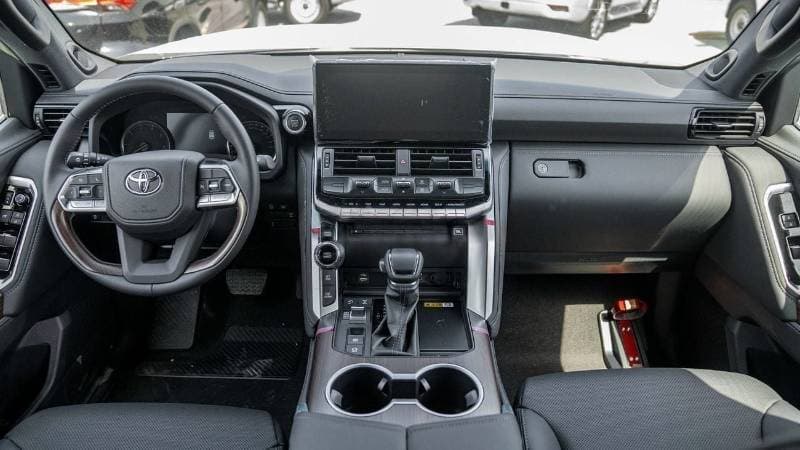 2026 Toyota Land Cruiser VX thumbnail 4