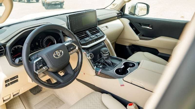 2025 Toyota Land Cruiser VXR thumbnail 7