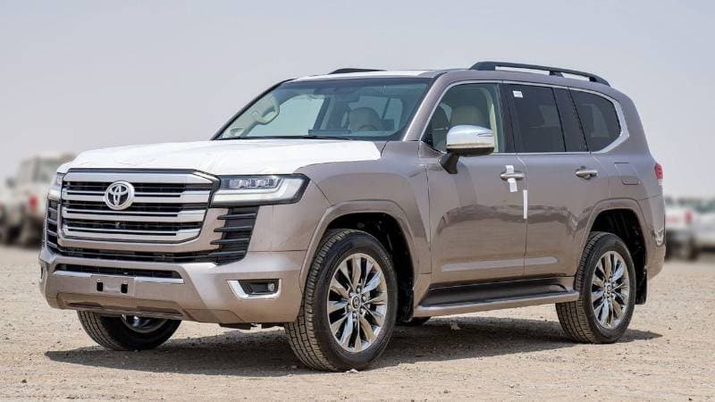 2025 Toyota Land Cruiser VXR thumbnail 3