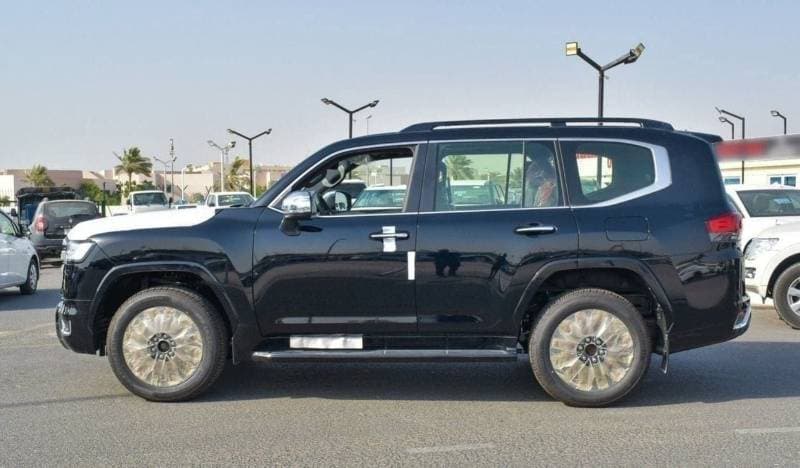 2026 Toyota Land Cruiser VXR thumbnail 4