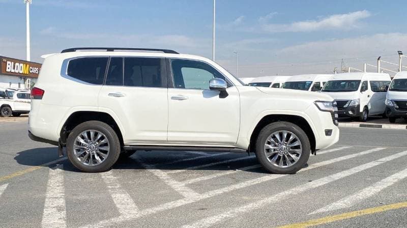 2026 Toyota Land Cruiser VX thumbnail 3