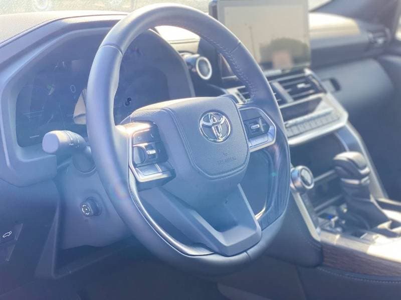 2026 Toyota Land Cruiser VX thumbnail 6