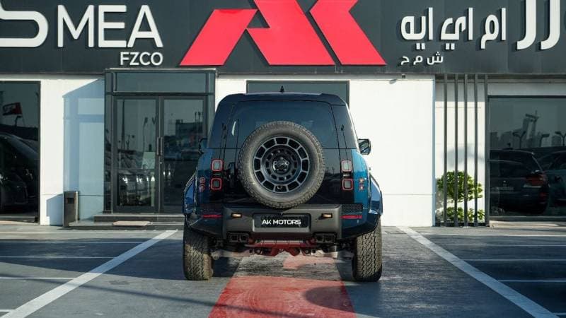 2026 Land Rover Defender thumbnail 5