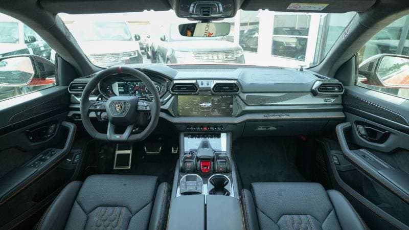 2026 Lamborghini Urus SE thumbnail 8