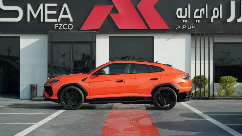 2026 Lamborghini Urus SE thumbnail 7