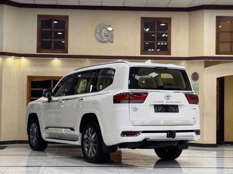 2026 Toyota Land Cruiser VXR thumbnail 6