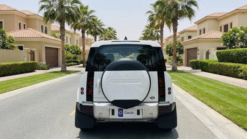 2023 Land Rover Defender thumbnail 4