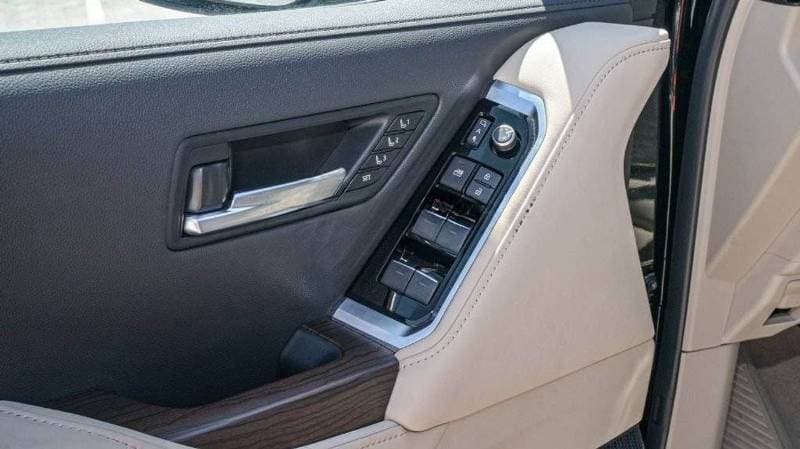 2026 Toyota Land Cruiser VXR thumbnail 7