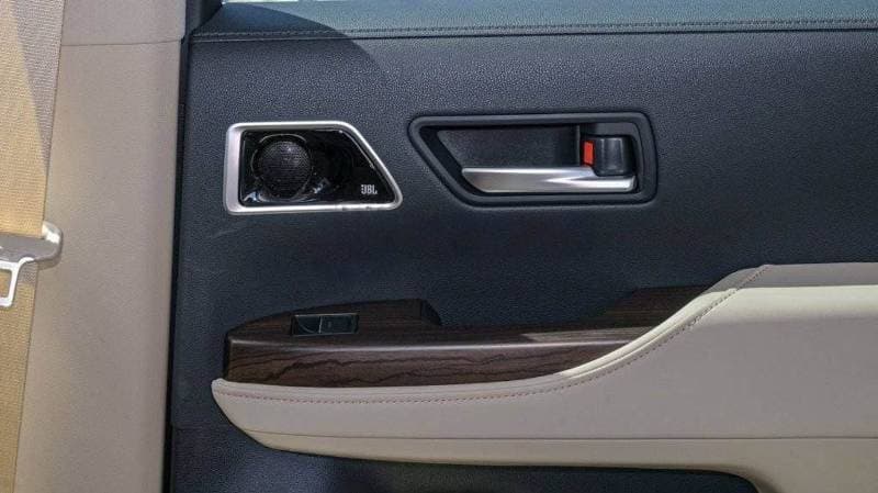 2026 Toyota Land Cruiser VXR thumbnail 6