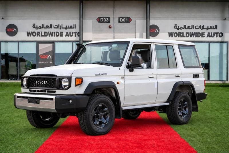 2025 Toyota Land Cruiser S DLX thumbnail 2