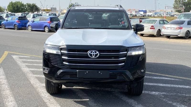 2025 Toyota Land Cruiser GXR thumbnail 2
