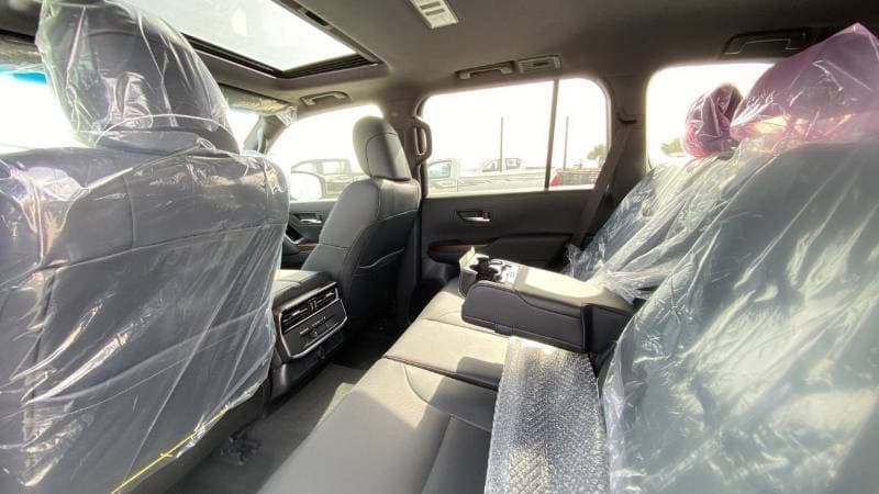 2025 Toyota Land Cruiser GXR thumbnail 7