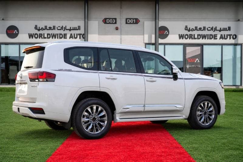 2026 Toyota Land Cruiser GXR thumbnail 5