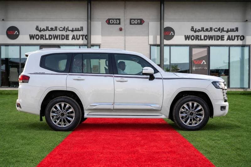 2026 Toyota Land Cruiser GXR thumbnail 4