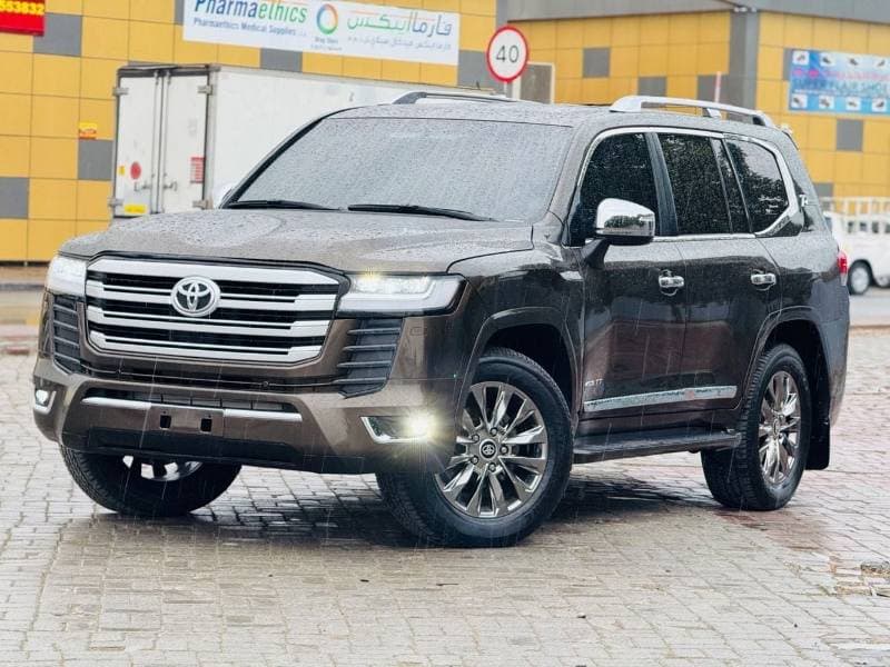 2019 Toyota Land Cruiser GXR thumbnail 4