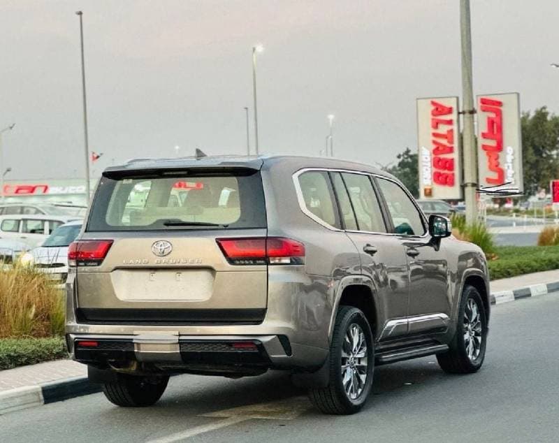 2022 Toyota Land Cruiser GXR thumbnail 5