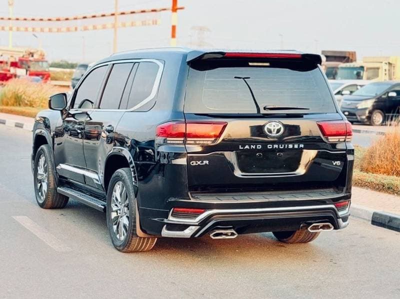 2019 Toyota Land Cruiser GXR thumbnail 6