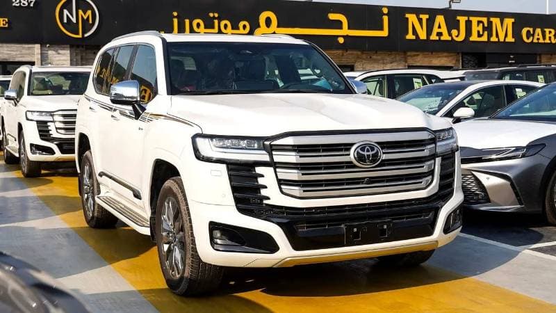 2026 Toyota Land Cruiser VXR thumbnail 3