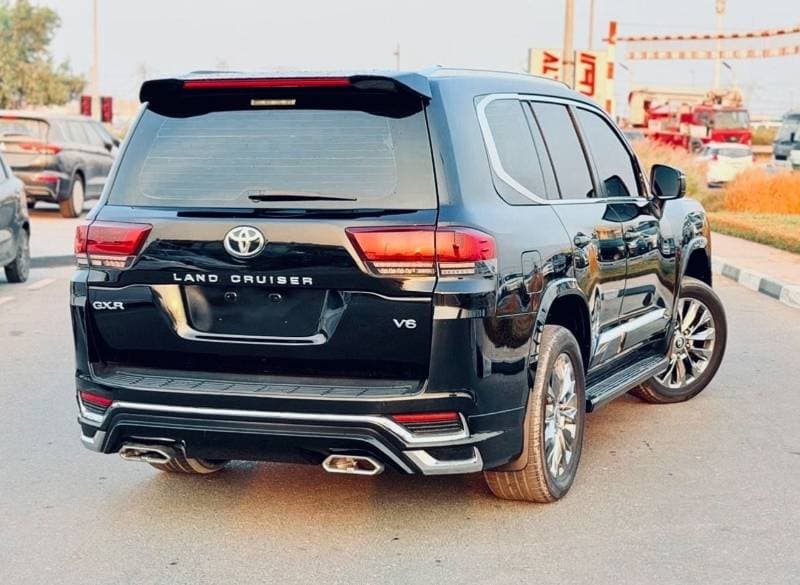 2019 Toyota Land Cruiser GXR thumbnail 5