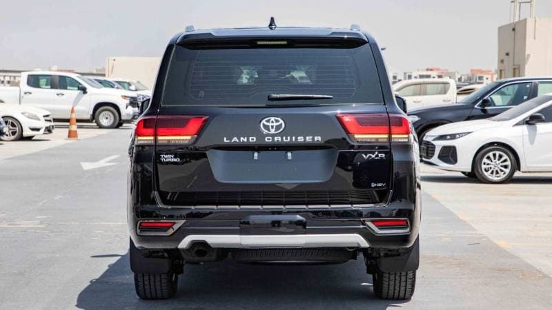 2026 Toyota Land Cruiser VXR thumbnail 3