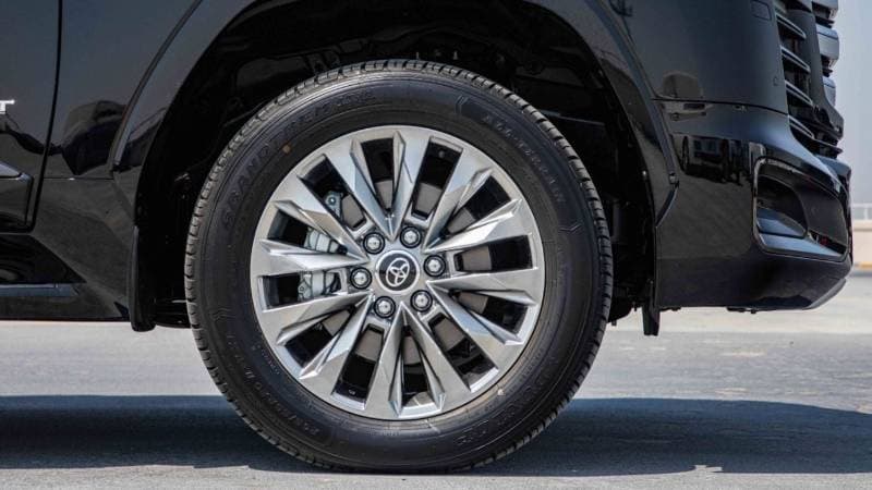 2026 Toyota Land Cruiser VXR thumbnail 8