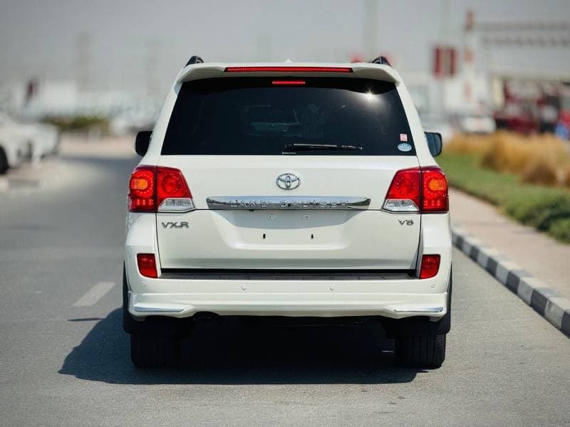 2013 Toyota Land Cruiser VXR thumbnail 6