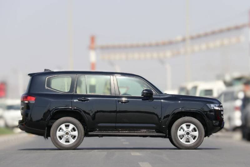 2026 Toyota Land Cruiser GXR thumbnail 4
