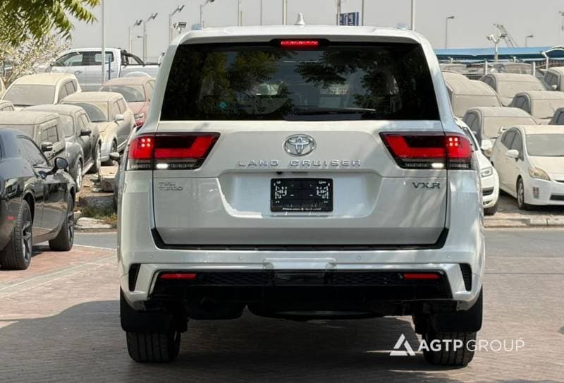 2026 Toyota Land Cruiser VXR thumbnail 5