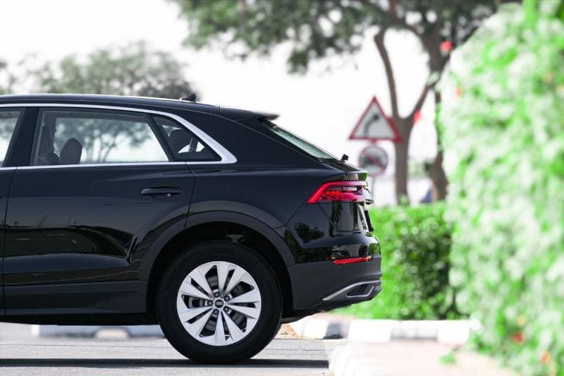 2022 Audi Q8 55 TFSI thumbnail 4