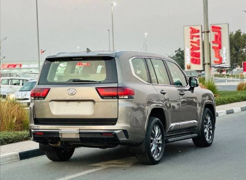 2022 Toyota Land Cruiser GXR thumbnail 4