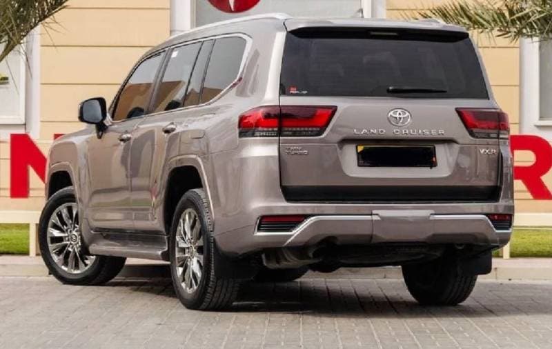 2022 Toyota Land Cruiser VXR thumbnail 4