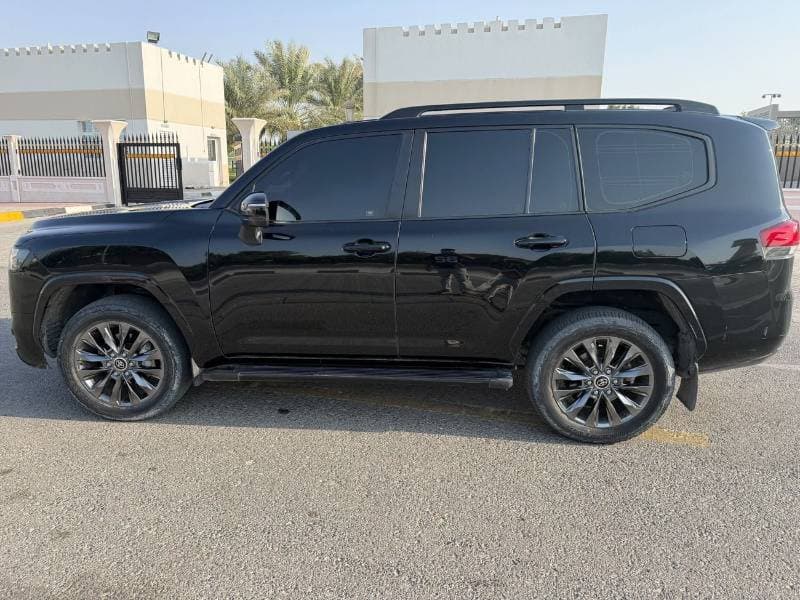 2024 Toyota Land Cruiser GXR thumbnail 5