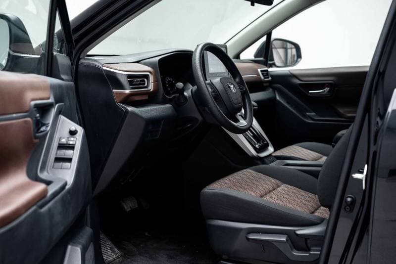 2026 Toyota Innova GL thumbnail 8