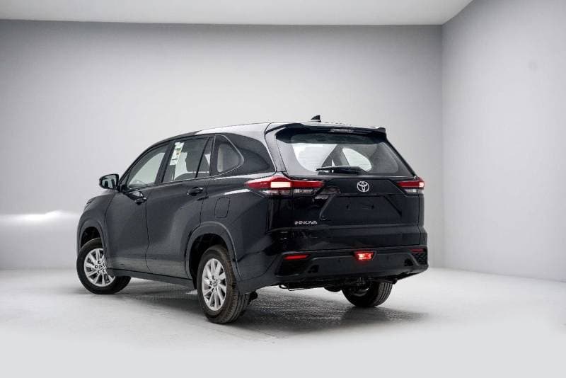 2026 Toyota Innova GL thumbnail 5