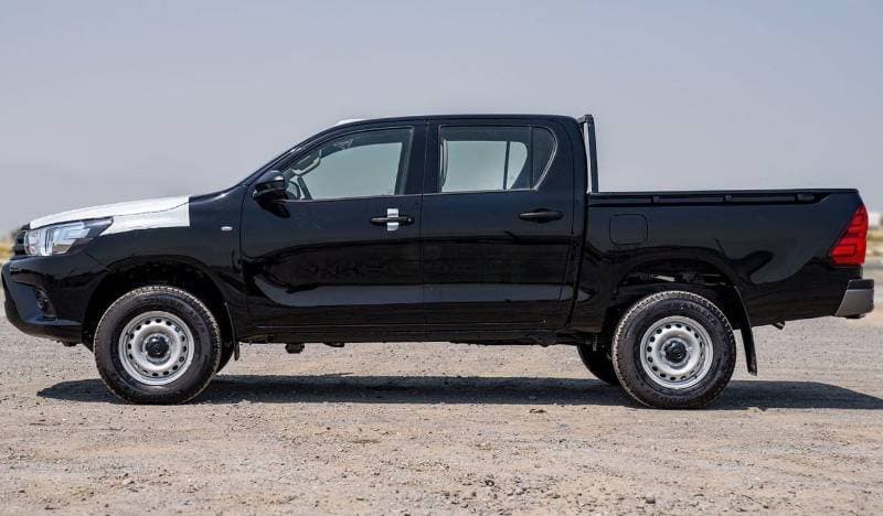 2026 Toyota Hilux DLX thumbnail 5