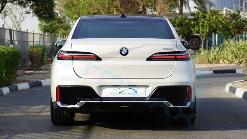 2026 BMW 735i M SPORT thumbnail 7