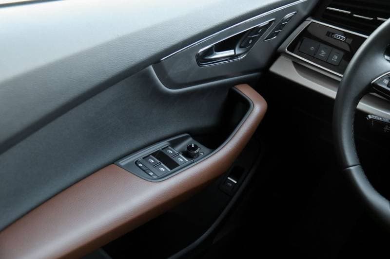 2022 Audi Q8 55 TFSI thumbnail 6