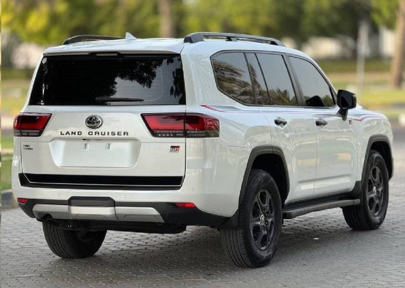 2022 Toyota Land Cruiser GR SPORT thumbnail 8