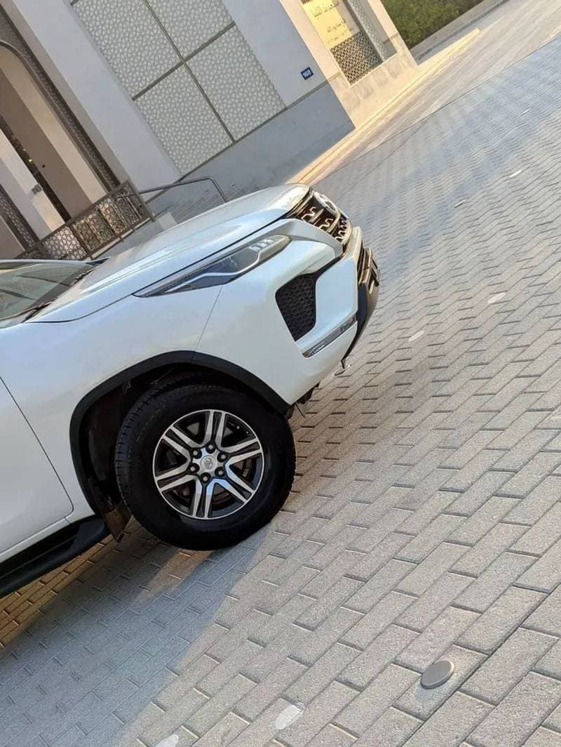 2022 Toyota Fortuner EXR thumbnail 6
