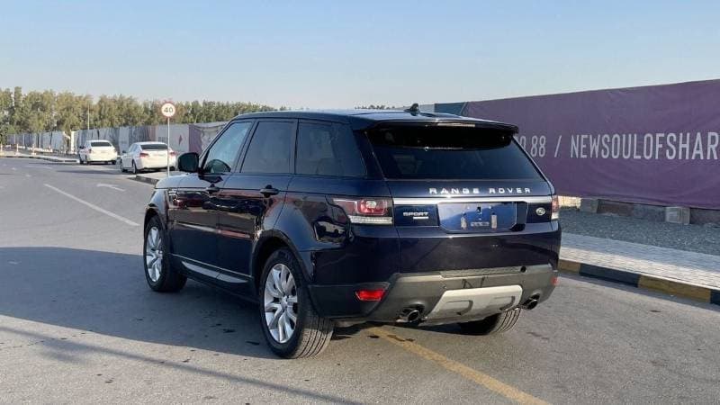 2015 Land Rover Range Rover Sport HSE thumbnail 4