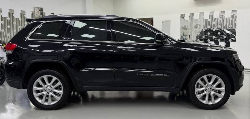 2017 Jeep Grand Cherokee LIMITED thumbnail 5