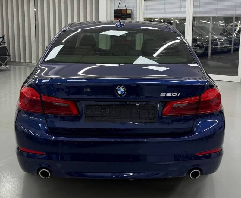 2020 BMW 520i EXECUTIVE thumbnail 4