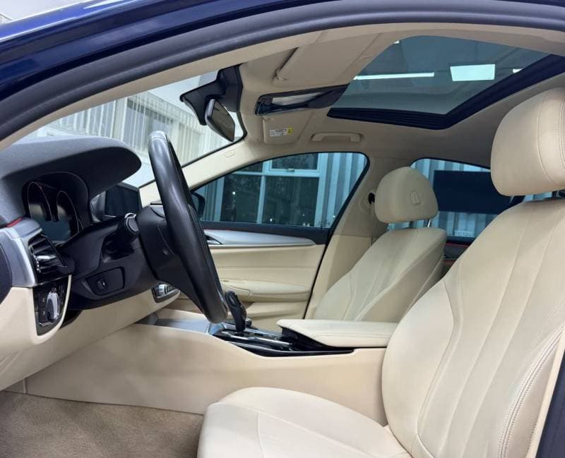 2020 BMW 520i EXECUTIVE thumbnail 8