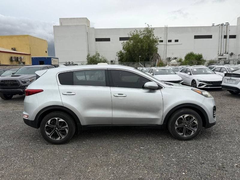 2018 Kia Sportage LX STANDARD thumbnail 4