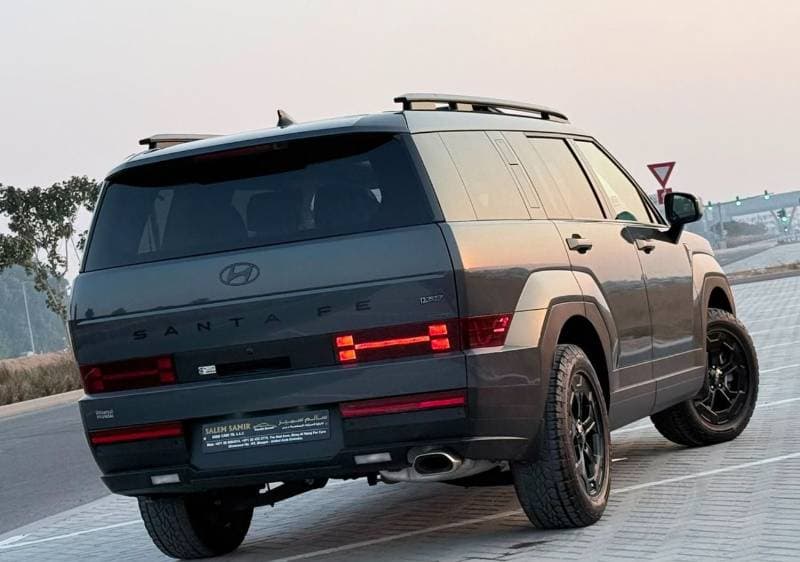 2025 Hyundai Santa Fe thumbnail 3
