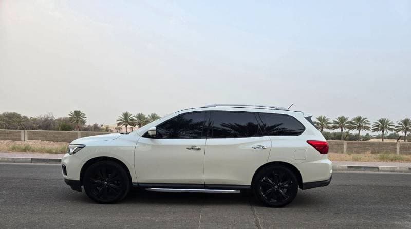 2020 Nissan Pathfinder SL thumbnail 7