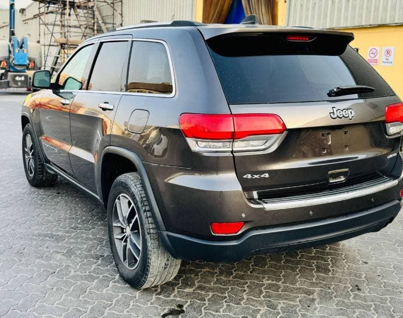 2018 Jeep Grand Cherokee LIMITED thumbnail 3