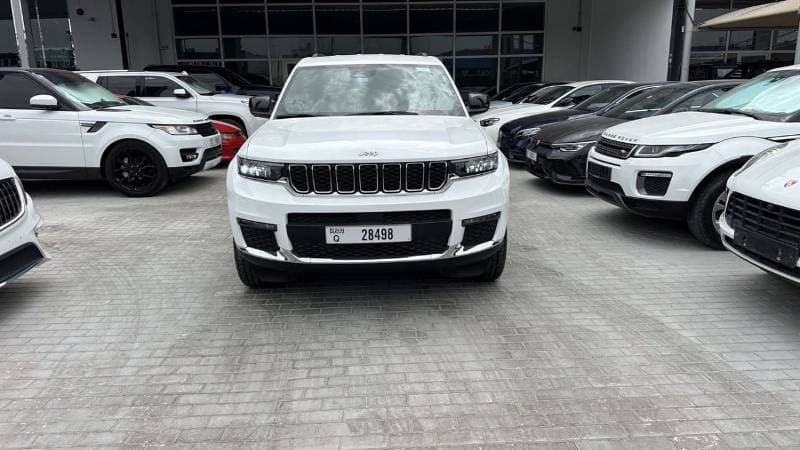 2025 Jeep Grand Cherokee LAREDO thumbnail 3